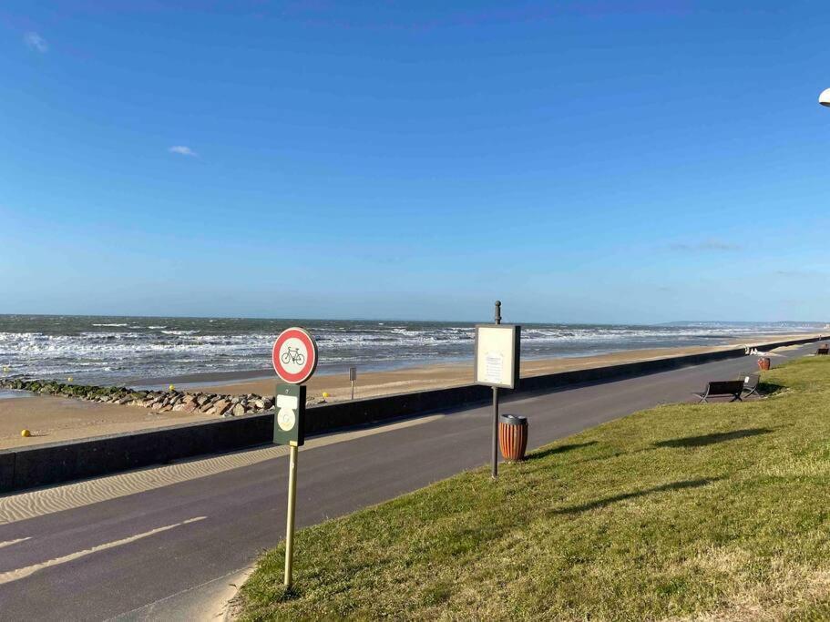 L'Echappee Cabourgeaise Exterior foto